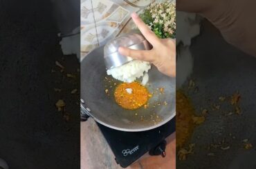 chilli garlic fried rice#viralvideo #youtubeshorts #cooking #ytshorts #ricerecipe #ytshortsindia #yt