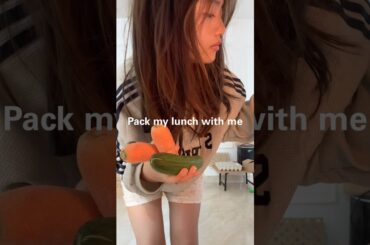 Recipe for sauce: Greek yogurt, chopped garlic, chilli oil, tuna mayo.     #youtubeshorts #food