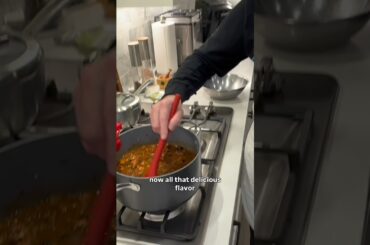 Learn how easy it is to make your delicious chili. You will be so happy you did #chili #beefchili