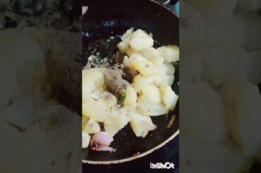 Super tasty/simple/easy ALOO-GOLMORICH (Boiled Potatoes  with Black pepper powder)🤤😋My style.Veg.