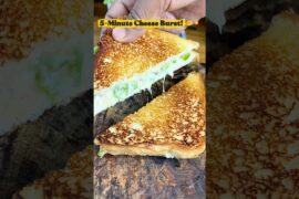 5-Minute Cheese Chilli Toast (Viral Recipe!) 🧀🔥 #shorts