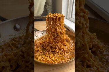 PEANUT CHILI OIL NOODLES w/ SHREDDED TOFU 🔥 - full recipe on Substack link’d in bio