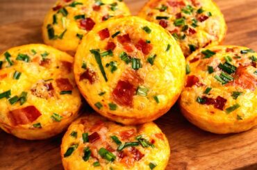 Egg Fried in Pepper & Onion Rings | Easy 5-Minute Breakfast Recipe!