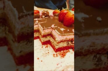 Strawberry#cake#chocolate#easy#decoration#delicios#yummy cake recipes by pepper table