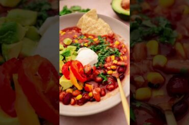 Easy Slow Cooker Vegetarian Chili #recipe