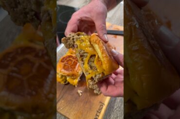 Chili Cheese Burger 2.0 – aus EINEM Stück Hack 🔥 | [ˈvʏrtsə]