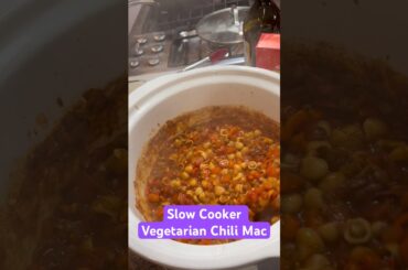 Slow Cooker Vegetarian Chili Mac! #cooking #recipe #CrockPotCooking #MealPrepIdeas