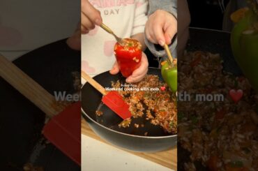 My favorite kind of days, cooking stuffed peppers with my mom this weekend 🤍 #stuffedpeppers #food