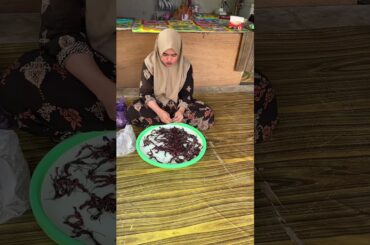 Bikin bumbu cabe buat seblak