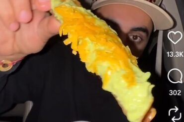 Why is some guacamole from Mexican restaurants un-naturally super light green?