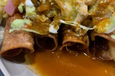 Flautas de res y de pollo