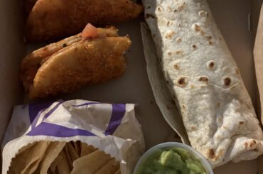 idk if im glazing but these bacon chalupas are the best thing i've had from taco bell