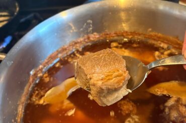 Tacos de “Suadero”, Salsa Verde Cruda, Frijoles Chivos Blancos Refritos