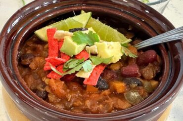 Hearty Vegan Lentil Mushroom Chili | Best Vegetarian Chili Recipe