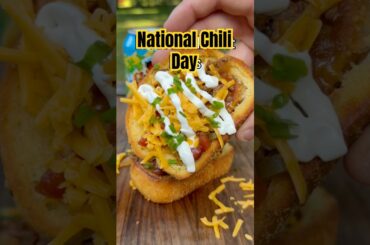 National Chili Day #Recipes #Chili #NationalChiliDay #BakedPotato #GarlicBread #ViralFood #ChiliDog
