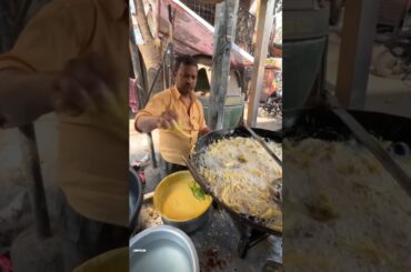 chaurahe per mirchi bhajiya bechkar #streetfood #food #making #foodie #recipe #shorts