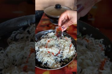 🔥Viral Maggie Recipe🔥 Chilli garlic maggie | peri peri maggie | vegetable maggie #shalurathore