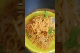 Chilli Garlic Hot Oil 🔥 Yippee ASMR| Tadka Yippee #foodasmr #shorts #yippee