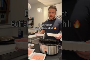 Buffalo chicken chili 🔥 this is too good and easy to make. Ingredients/macros on my other socials!