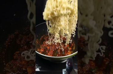 Chilli Garlic Maggi #shorth #food #maggi
