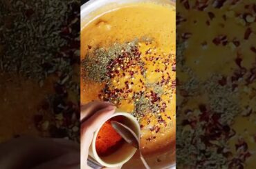 Creamy Red Bell Pepper–Mushroom–Cashew Pasta with Garlic Bread & Tangy Carrot Mayo.