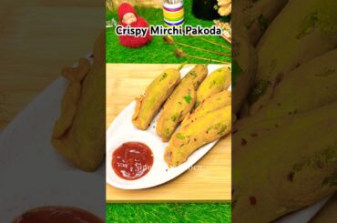 Crispy Mirchi Pakoda | Easy Tea Time Snack | Aloo Stuffed Chilli Pakoda #shorts #snacks #recipe #yt