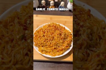 Spicy tomato garlic maggi #shorts #recipe #maggi #maggirecipe #trending #viral #shortsfeed #noodles