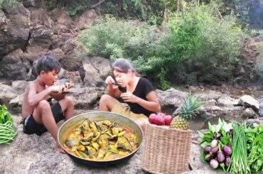 Cooking Fresh Clams with Spicy Chili Recipe | Outdoor Riverside Feast & Eating Show