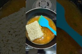 Chilli Garlic cheese Maggie | चिल्ली गार्लिक चीज मॅगी |#chilligarlicmaggi#cheesemaggi#maggi