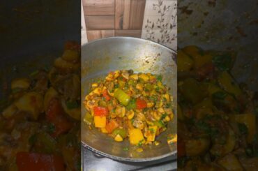 Mushroom Shimla Mirch ki Swadisht Sabji | Easy Mushroom Capsicum Recipe #shorts #youtubevideo #food