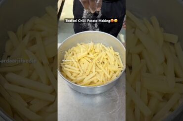 Toofani Chilli Potato Making😋🥵 #food #foodielife #foodlover #foodshorts #chillipotato #streetfood