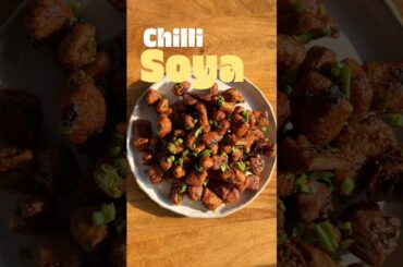 56g protein, 15g fibre under 500 cals 😍 crazy chilli soya recipe! Protein with Parth #shorts
