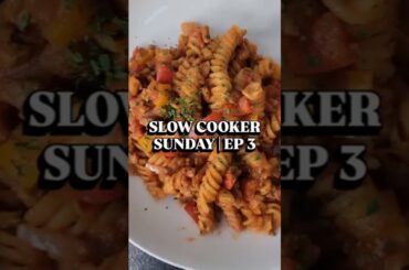 EP 3: SPICY PEPPER + VEGGIE MINCE PASTA 😋 Pasta in the slow cooker? You BET! 👏 #pastarecipe