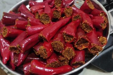 भरवा लाल मिर्च | Stuffed Red Chilli Recipe | Spicy Indian Sabzi