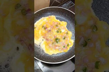 Quick Onion Chilli Omelette | Simple Egg Recipe | ASMR Cooking