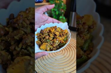 Kerala Vanpayar Kaya Stir Fry | Cowpeas & Raw Plantain Easy Recipe #homemade #cooking #trending