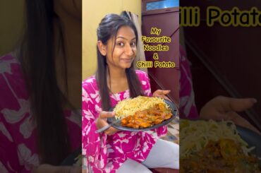 Hakka Noodles, Honey Chilli Potato My Favourite 🤤| #shorts #streetfood #noodles #chillipatato #yt