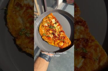 This combo shouldn’t work, but it does 🤯 The viral hot honey eggs recipe is just wow🤌🏻 #shorts