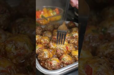 🍖🧀 Cheesy Stuffed Meatballs with Peppers