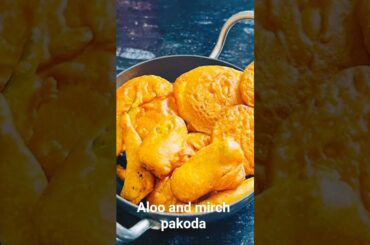 Spicy Potato and Chili Pakoras🙂 #desi #recipe #ytshorts #food #srivastava #cooking #viral #yt