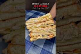 Luke’s Lobster x Fly By Jing chili crab melt?!🔥🦀#vegasfood #lasvegasfood #crabmelt #chilicrisp