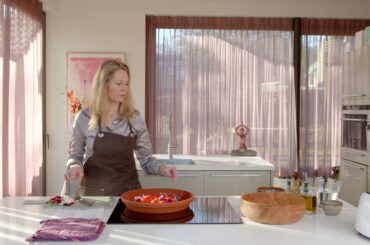 Recipe Grilled tomato and red pepper soup with Claudia Lanson