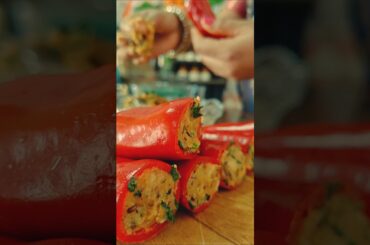 Lal mirchi Ka aalu ke sath pakoda #shortspakawan #pakodarecipe