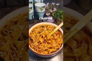 Chilli Oil Noodles: 5 Minutes Recipe 🌶🍜  #recipe #cooking #easyrecipe #chillioil #chillioilnoodles