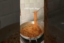 Day 01/100 Chilli Garlic Maggi Recipe 😍❤️ #spicy #yum #maggi #recipe #shorts