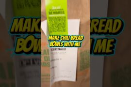 Make chili bread bowls with me #familyvlog #trending #cooking #momvlog #chilirecipes #familymeals