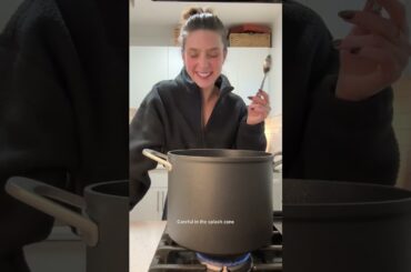 I had to redeem myself after last week, so I went with a winter fav - chili! 🌶️ #learningtocook