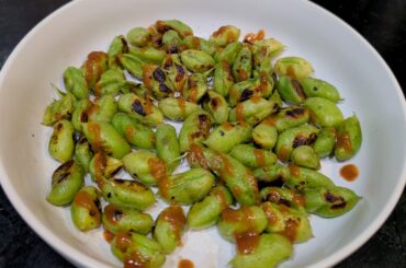 Green chickpeas are in season. I made guasanas asadas.