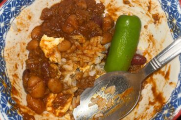 Chili and rice with Serrano