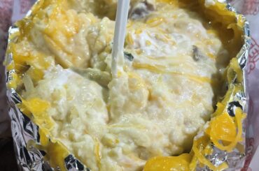 Papa asada with cream and cheese